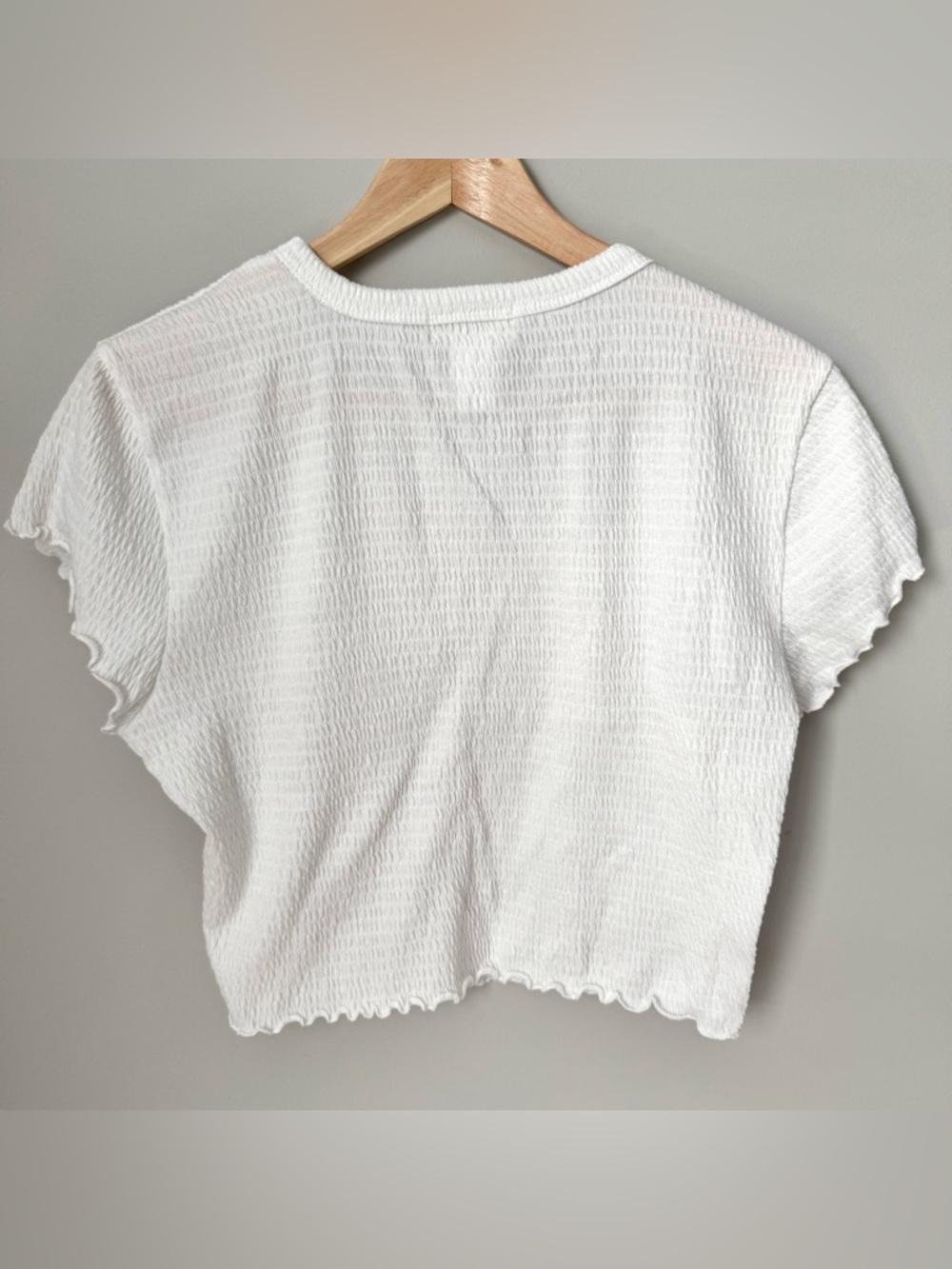 Altar’d State Lettuce Hem White Textured Croped Tee Large - Picture 3 of 3